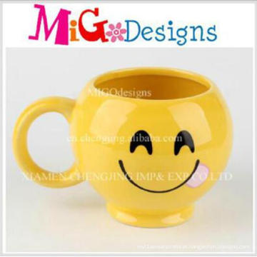 Caneca feito-à-medida da cara cara alta do sorriso da